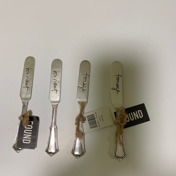 Found silverware set of four - Picture 4 of 12